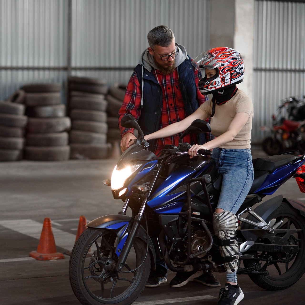 打造高效网络防线：应对DDoS攻击与锁定海外黑客