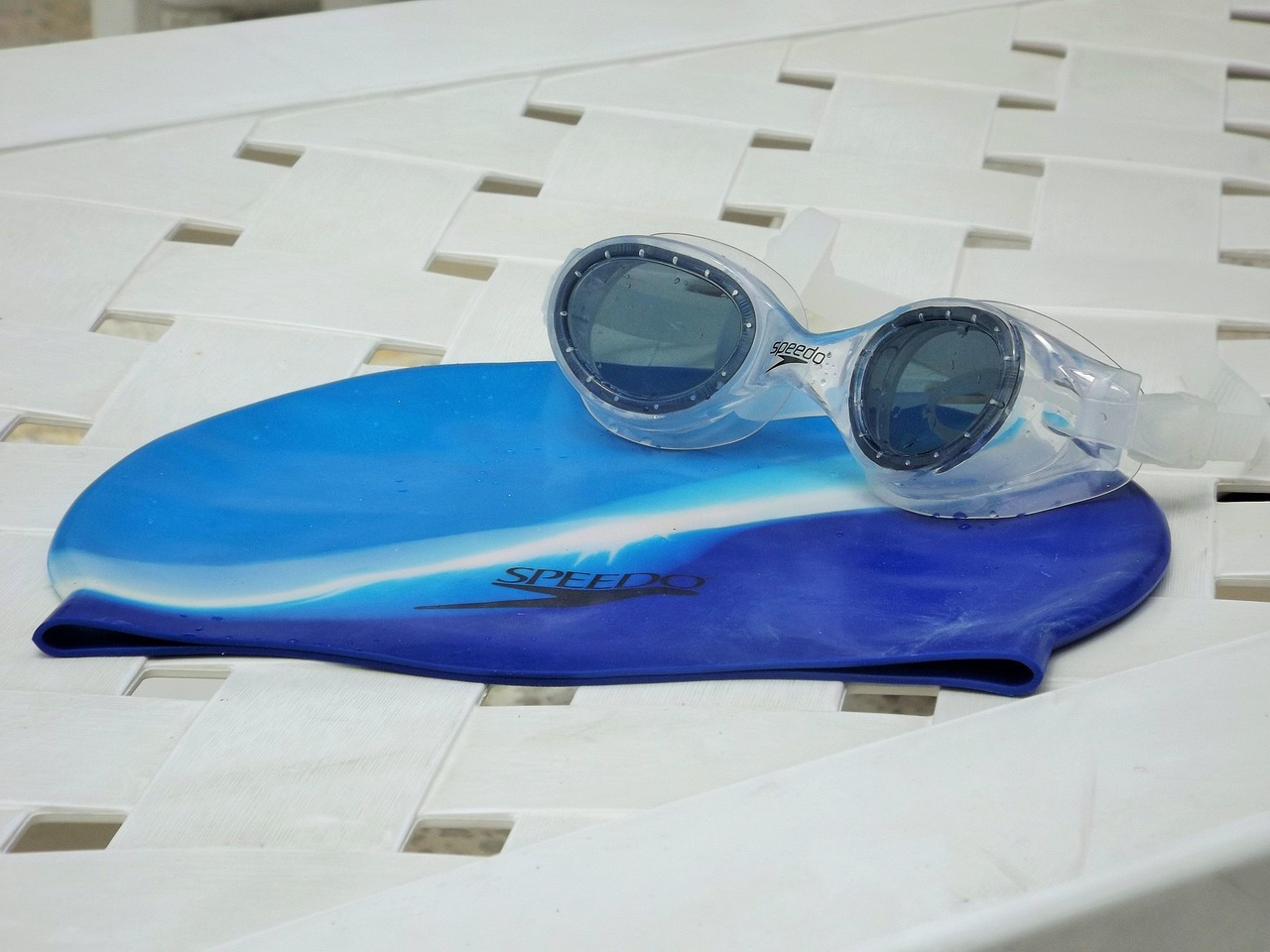 欧盟白金登喜路：平台代理持股模式